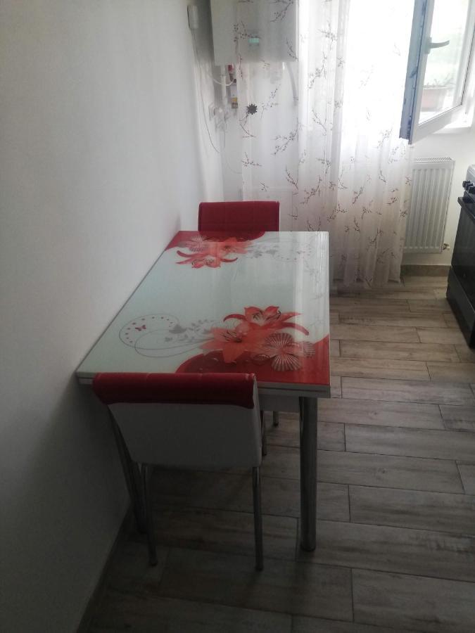 Ella Doo Apartament - 15 Min De Palas Hlincea المظهر الخارجي الصورة